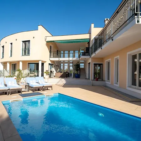 Bed & Breakfast Ljubica 4*