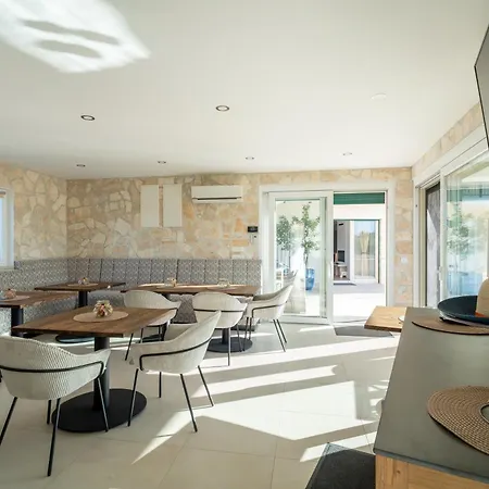 Ljubica Bed & Breakfast 4*