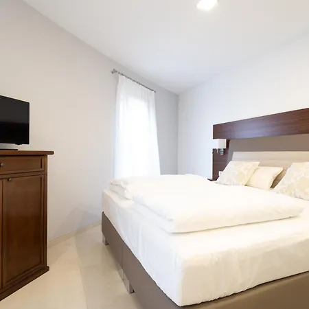 Bed & Breakfast Ljubica 4*