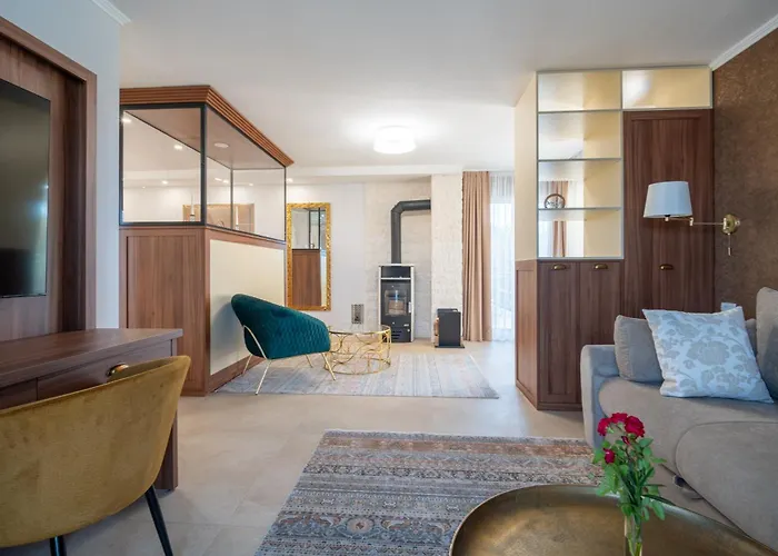 Ljubica 4* ザトン